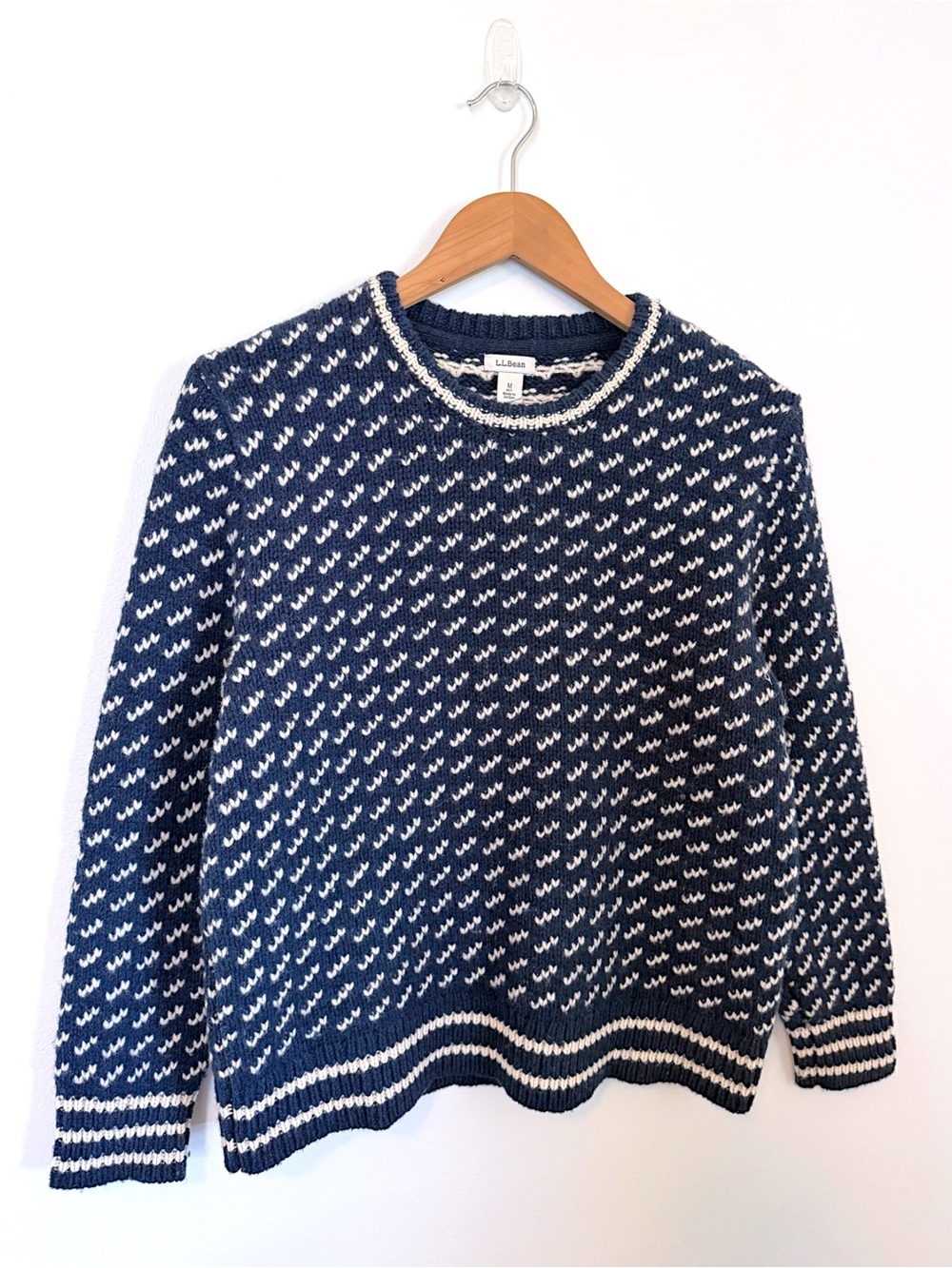 L.L.Bean 100% Lambswool Fair Isle Sweater Navy Ivory Coastal Grandma M Petite - Picture 3 of 12